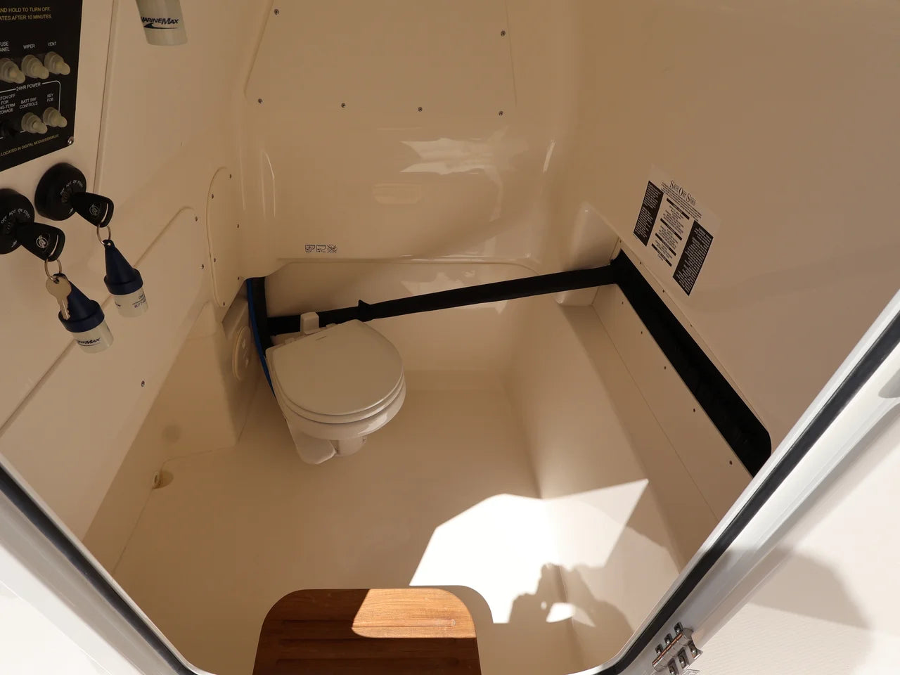 2026 Boston Whaler 280 Dauntless 28.0 feet, Clearwater, Florida #24
