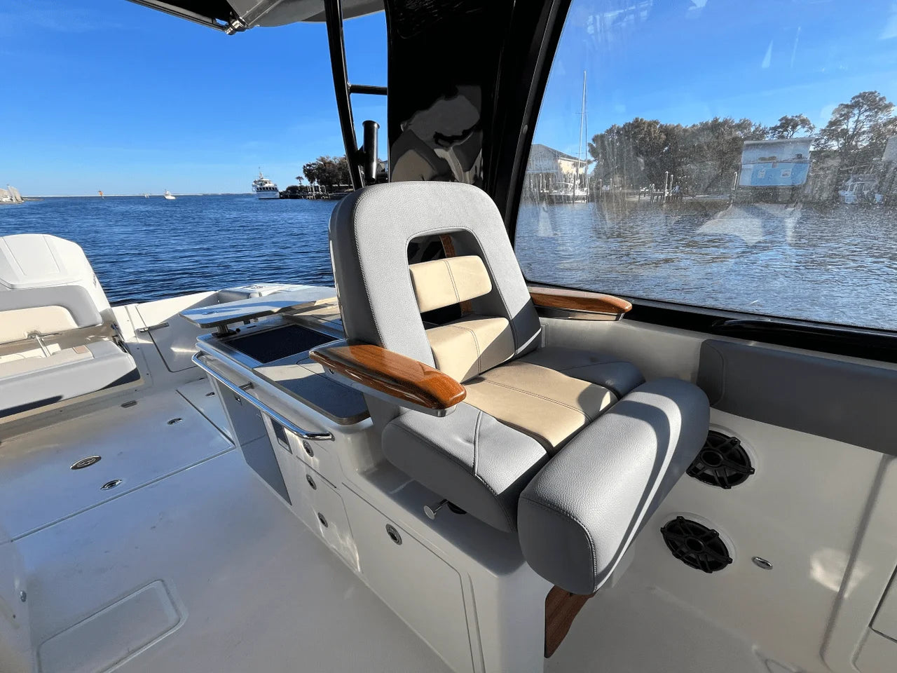 2025 Boston Whaler 380 Realm 38.0 feet, Clearwater, Florida #28