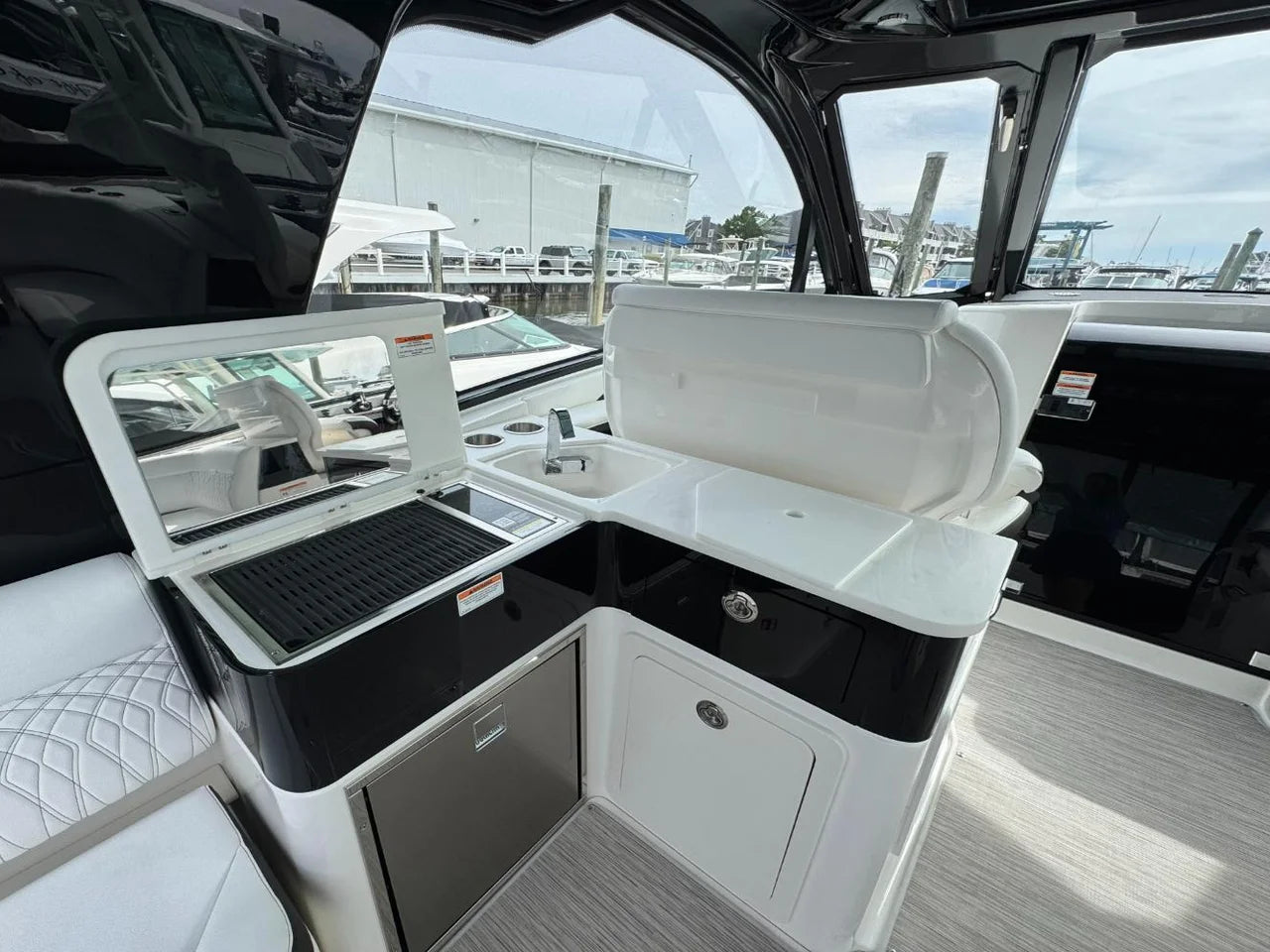 2026 Sea Ray Sundancer 370 Outboard 37.0 feet, Clearwater, Florida #26