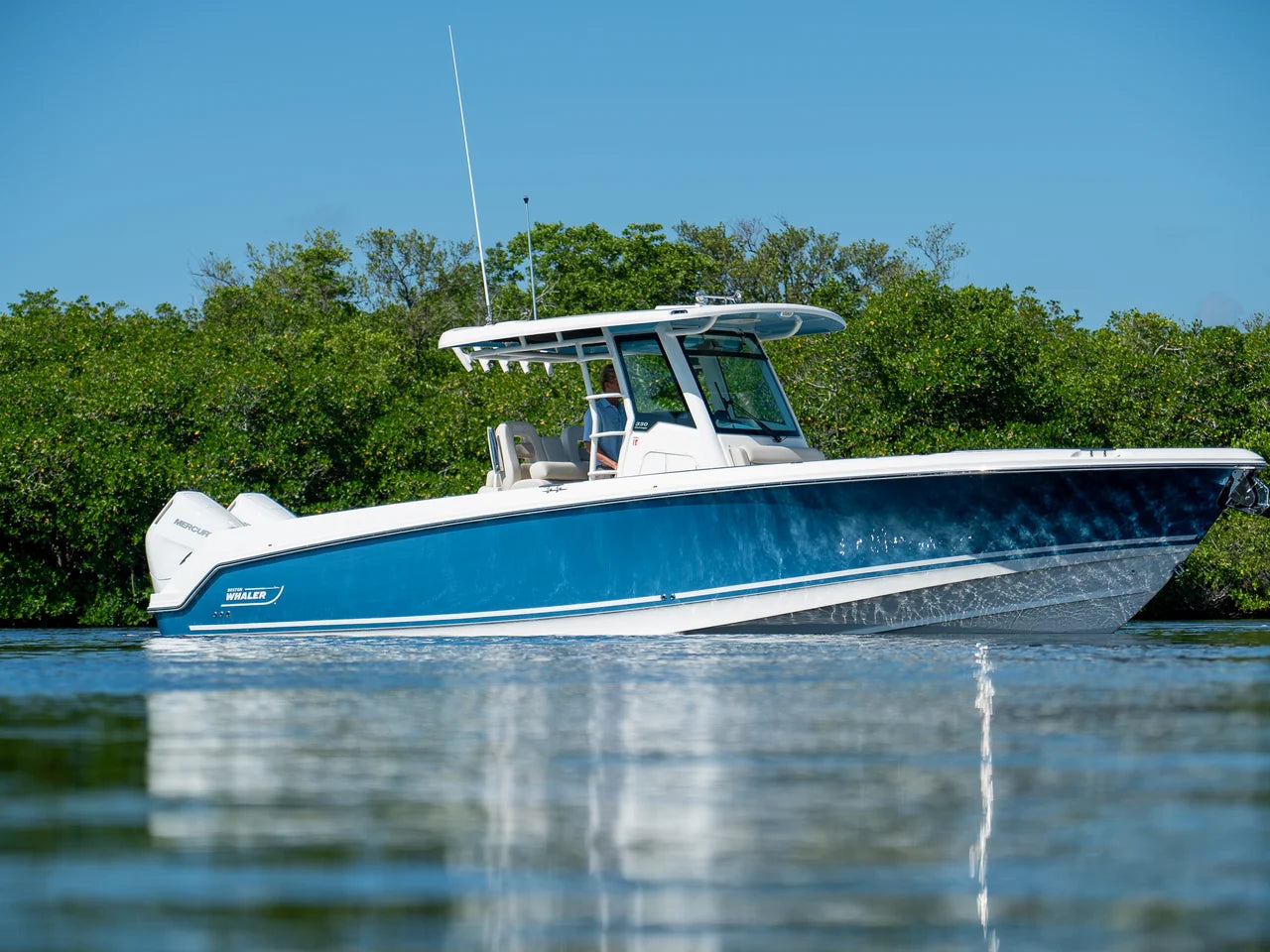 2026 Boston Whaler 330 Outrage 33.0 feet, Clearwater, Florida #1