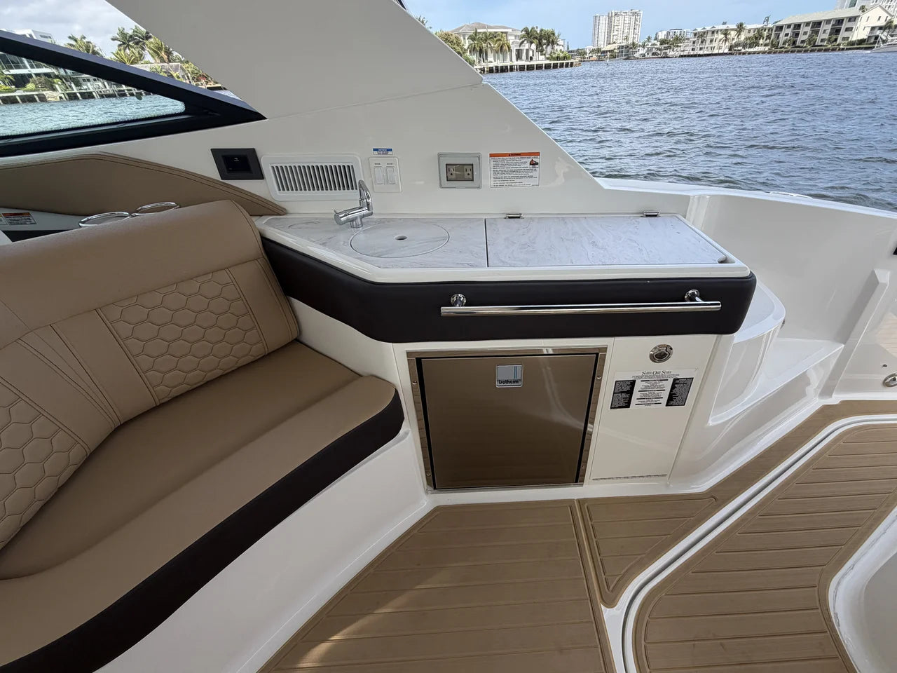 2026 Sea Ray Sundancer 320 Outboard 32.0 feet, Clearwater, Florida #22