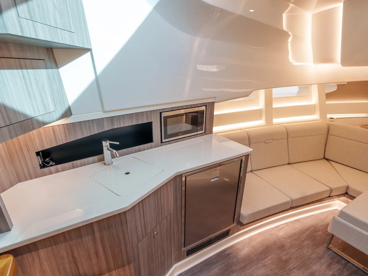 2026 Sea Ray Sundancer 370 Outboard 37.0 feet, Clearwater, Florida #38