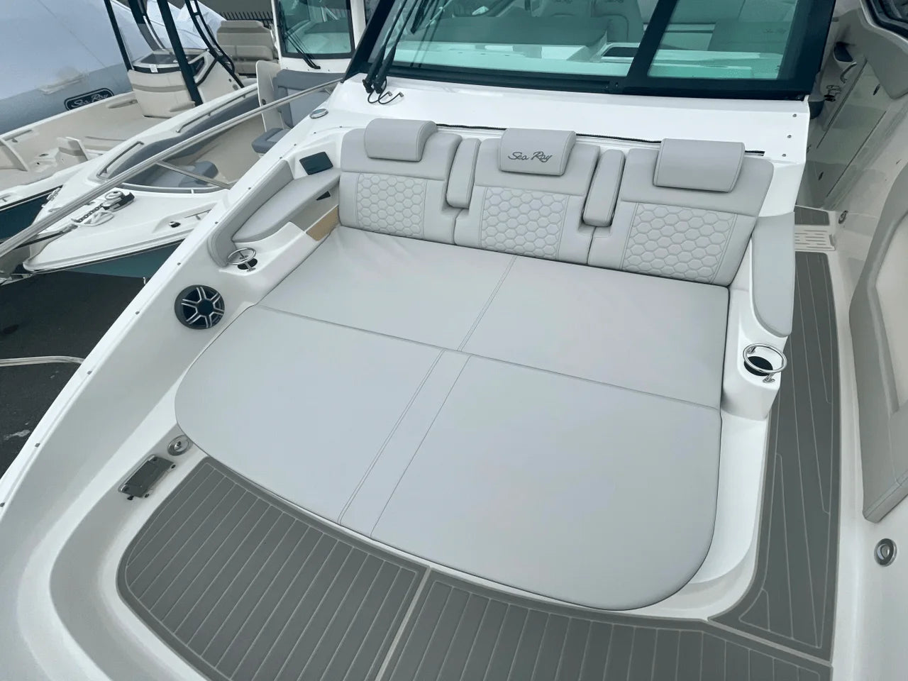 2026 Sea Ray Sundancer 320 Outboard 32.0 feet, Clearwater, Florida #27