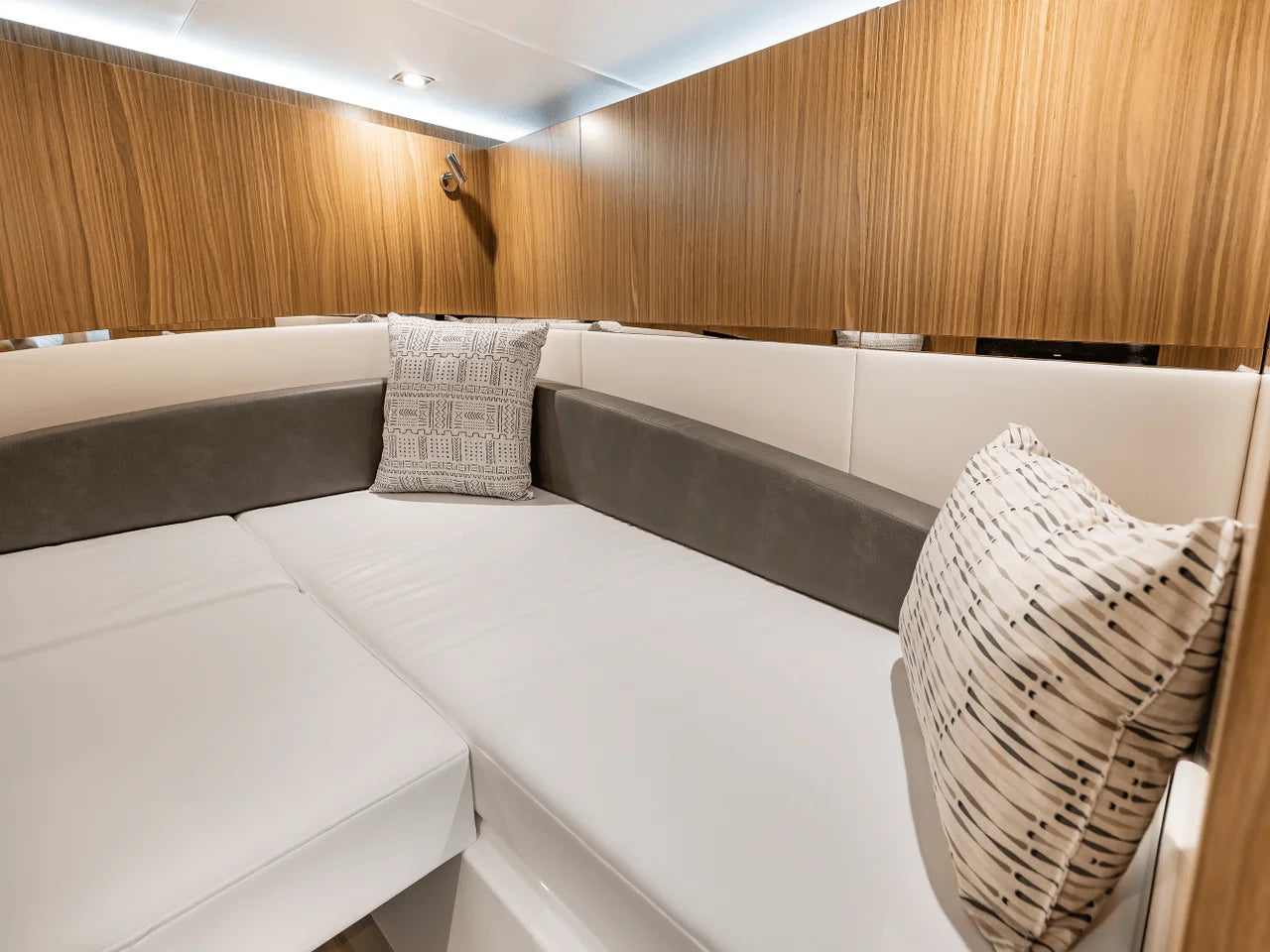 2025 Cruisers Yachts 50 GLS 50.0 feet, Clearwater, Florida #53