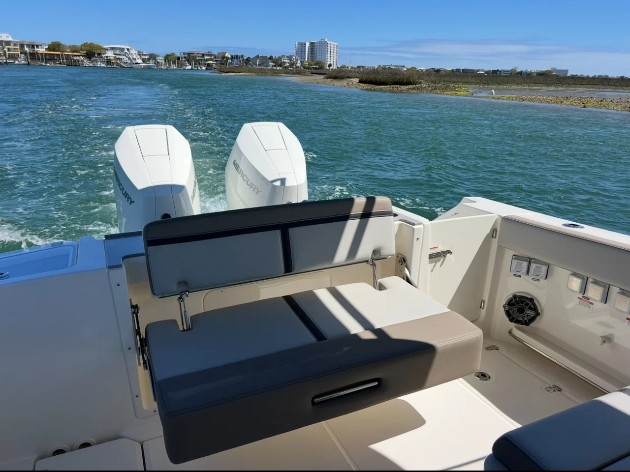 2026 Boston Whaler 330 Vantage 33.0 feet, Clearwater, Florida #9