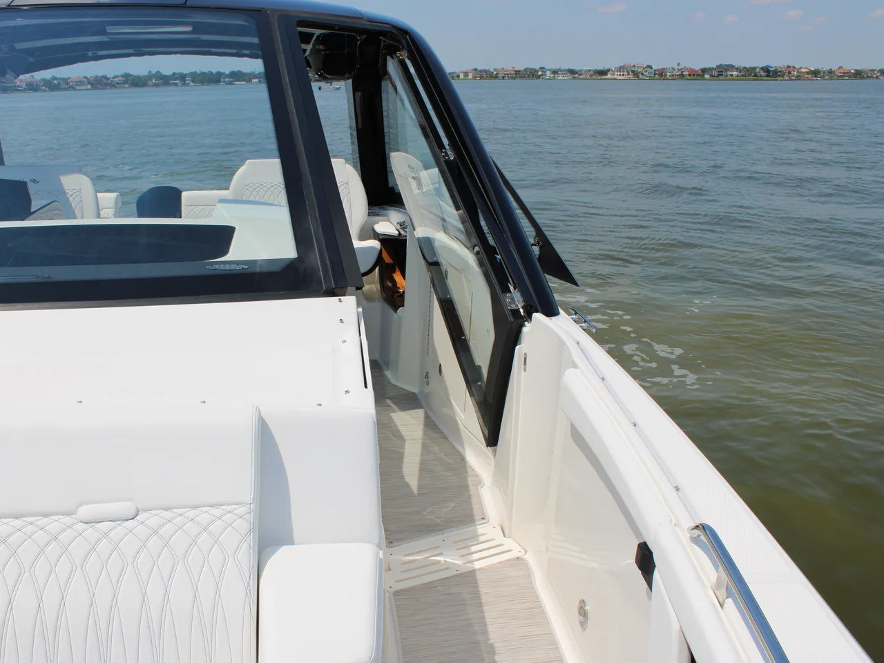 2026 Sea Ray Sundancer 370 Outboard 37.0 feet, Clearwater, Florida #93