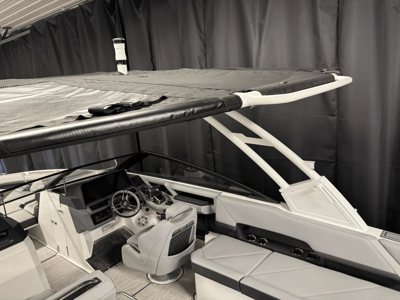 2025 Cobalt R8 Outboard 28.0 feet, Crosslake, MN #148