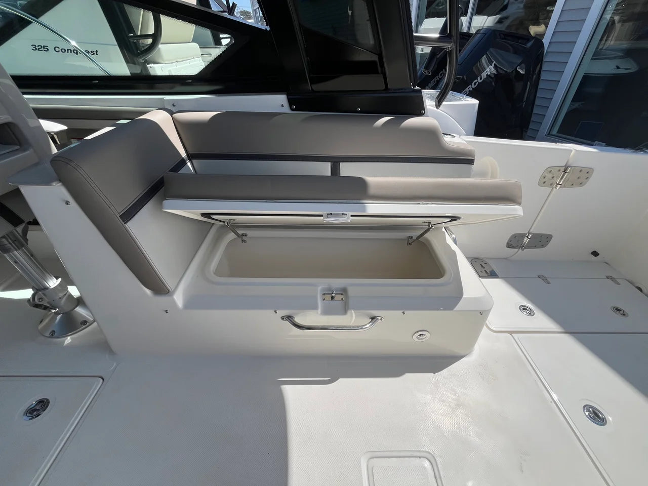 2026 Boston Whaler 330 Vantage 33.0 feet, Clearwater, Florida #9