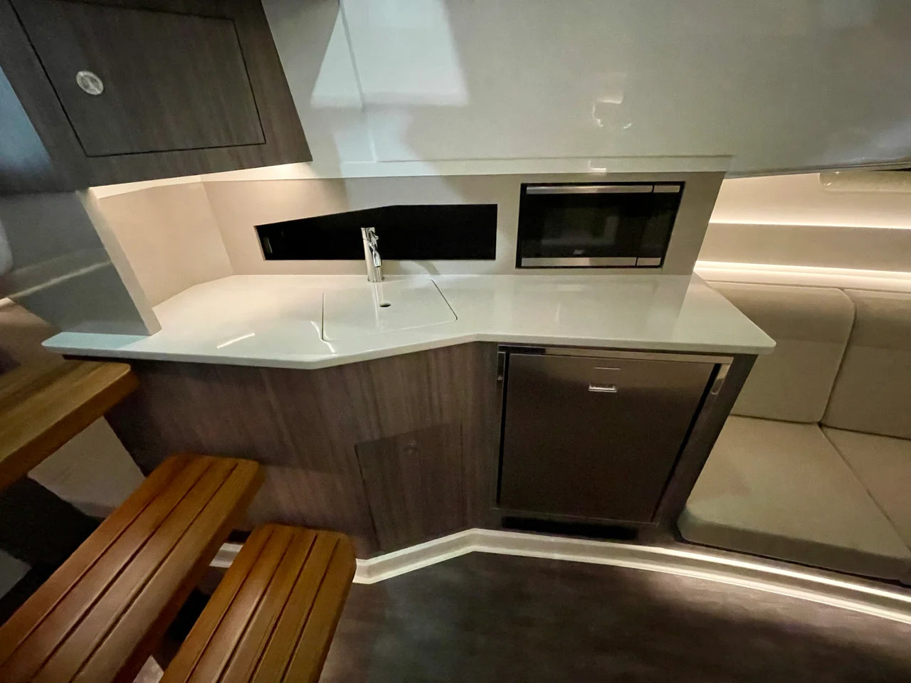 2026 Sea Ray Sundancer 370 Outboard 37.0 feet, Clearwater, Florida #12