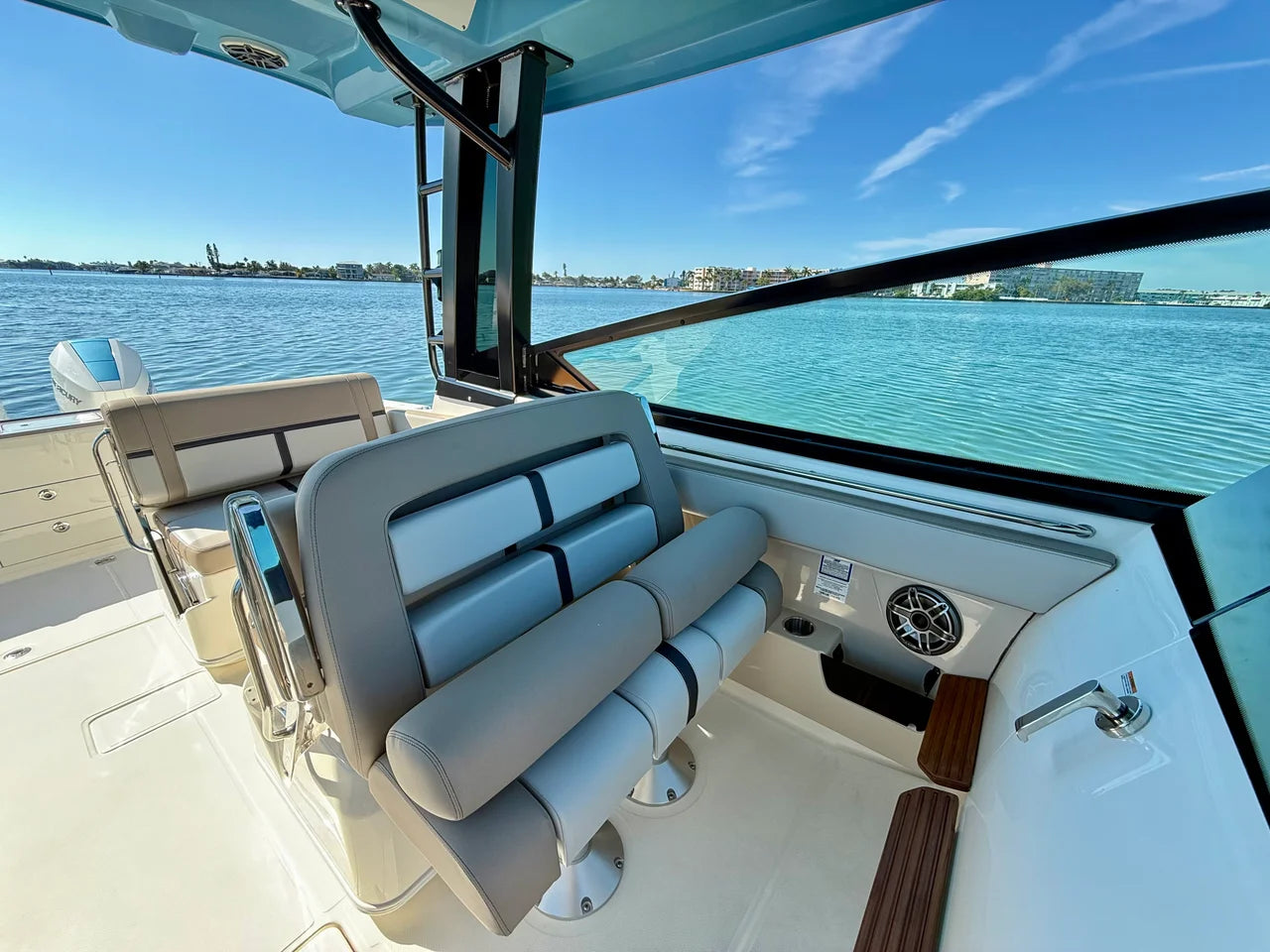 2026 Boston Whaler 330 Vantage 33.0 feet, Clearwater, Florida #52