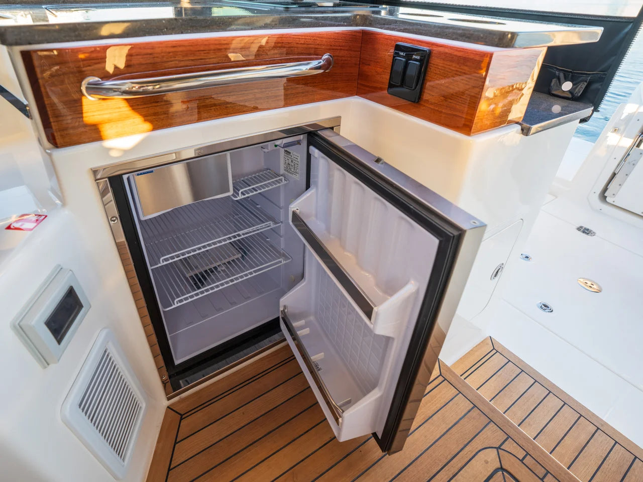 2026 Boston Whaler 365 Conquest 36.0 feet, Clearwater, Florida #40