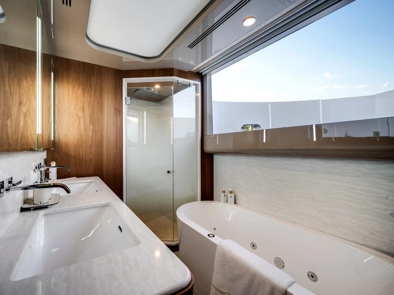 2026 Ocean Alexander 30R 98.0 feet, Clearwater, Florida #45