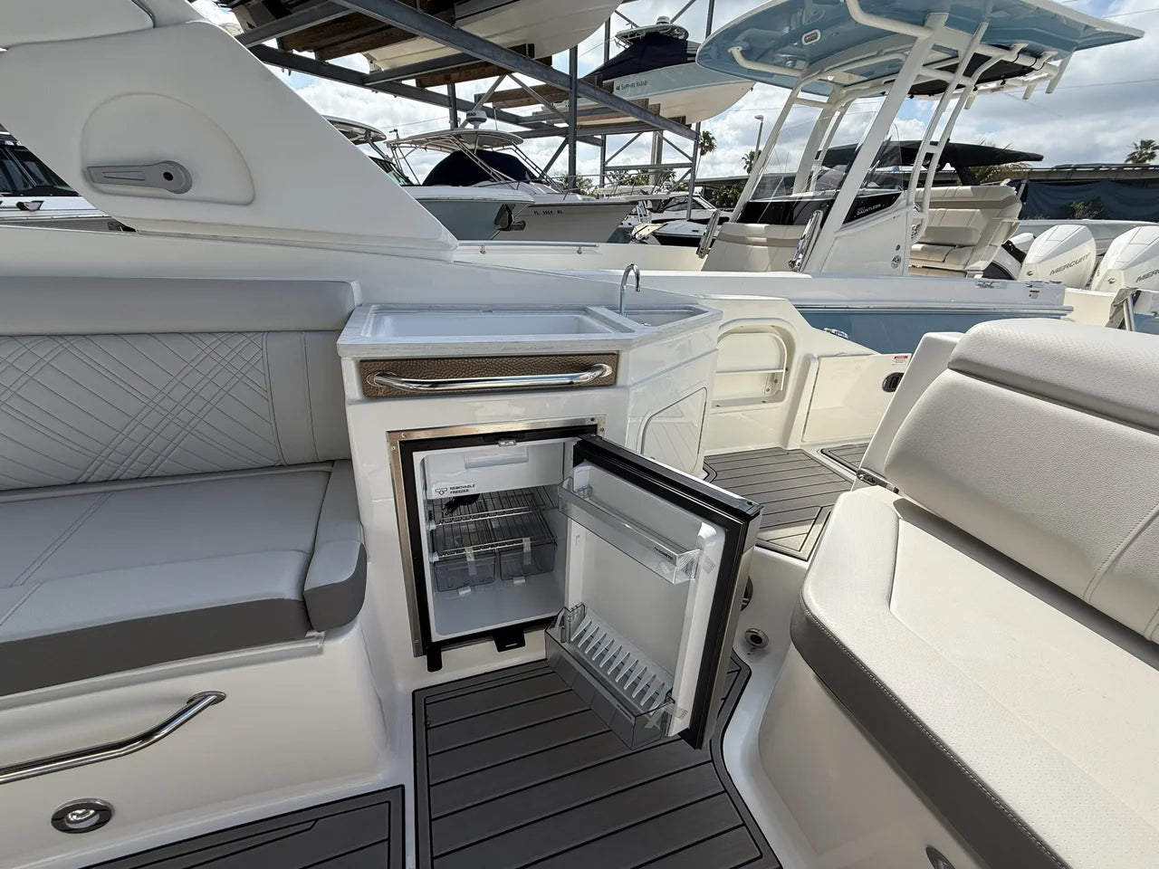 2026 Sea Ray SDX 290 Outboard 29.0 feet, Clearwater, Florida #16