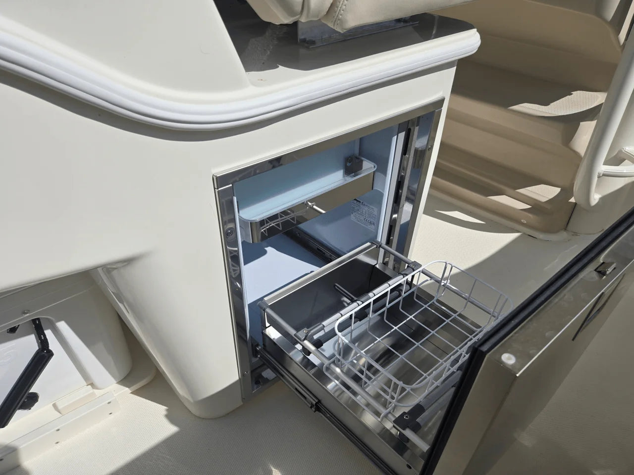 2025 Boston Whaler 330 Outrage 33.0 feet, Clearwater, Florida #26