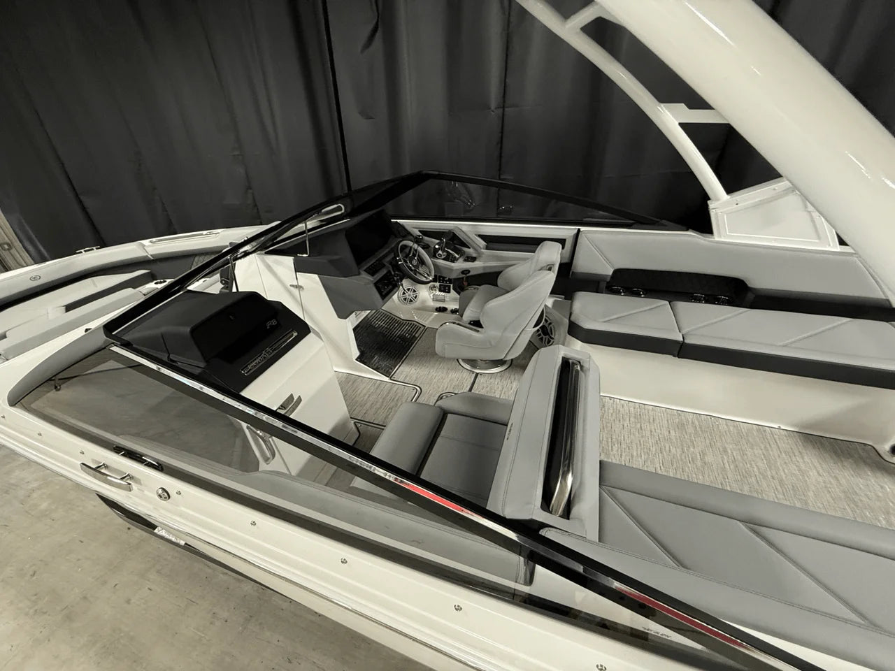 2025 Cobalt R8 Outboard 28.0 feet, Crosslake, MN #8