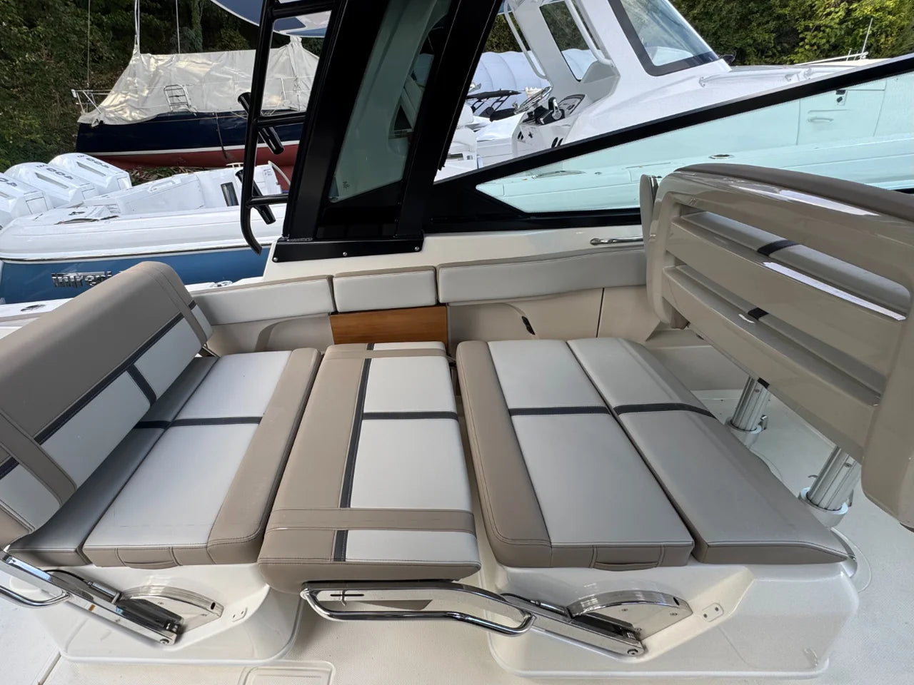 2026 Boston Whaler 330 Vantage 33.0 feet, Clearwater, Florida #12
