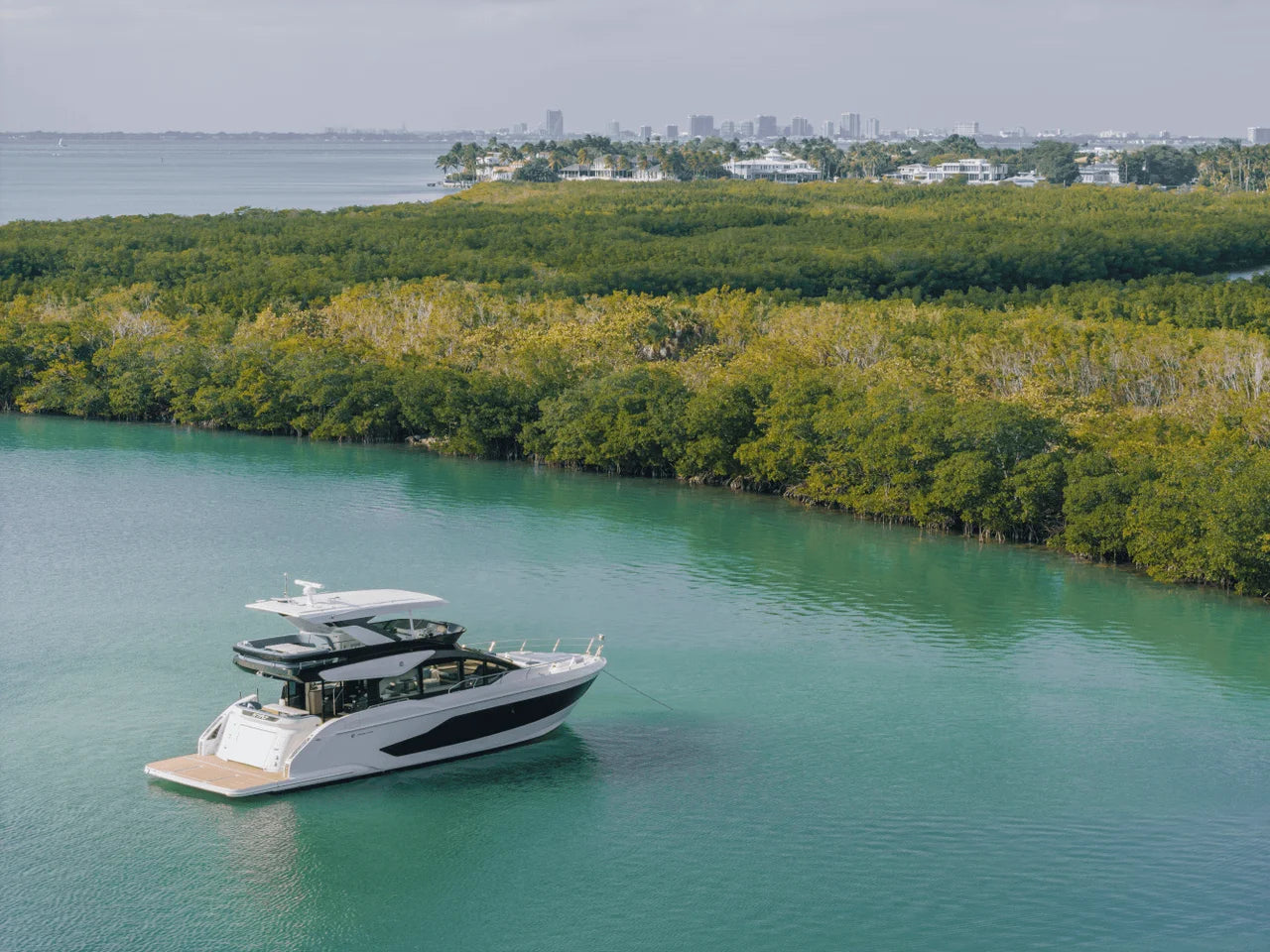 2026 Cruisers Yachts 57 FLY 57.0 feet, Clearwater, Florida #3