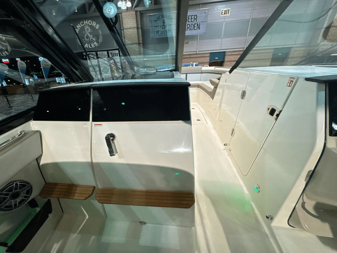 2025 Boston Whaler 330 Vantage 33.0 feet, Clearwater, Florida #21