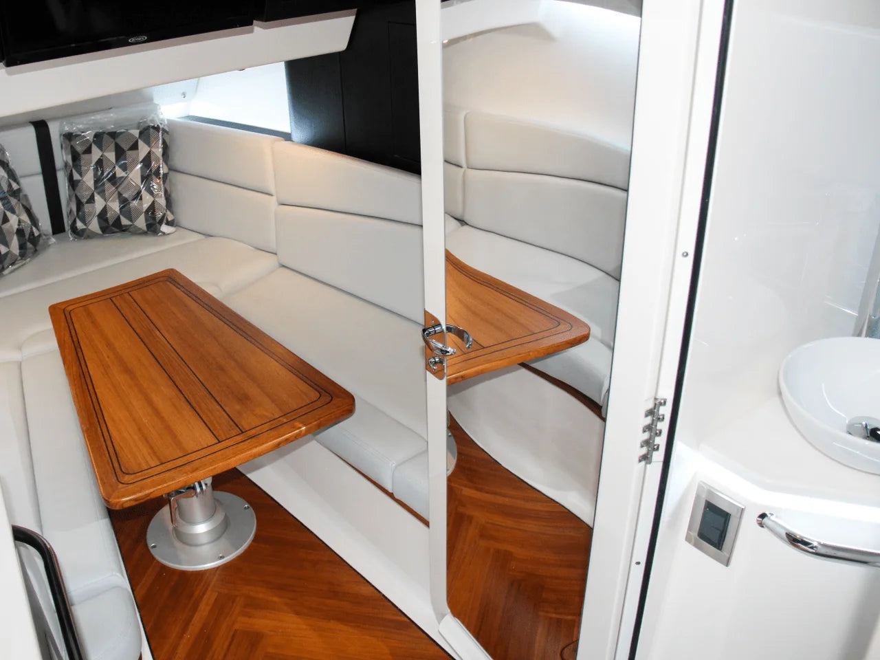 2025 Boston Whaler 380 Realm 38.0 feet, Clearwater, Florida #56