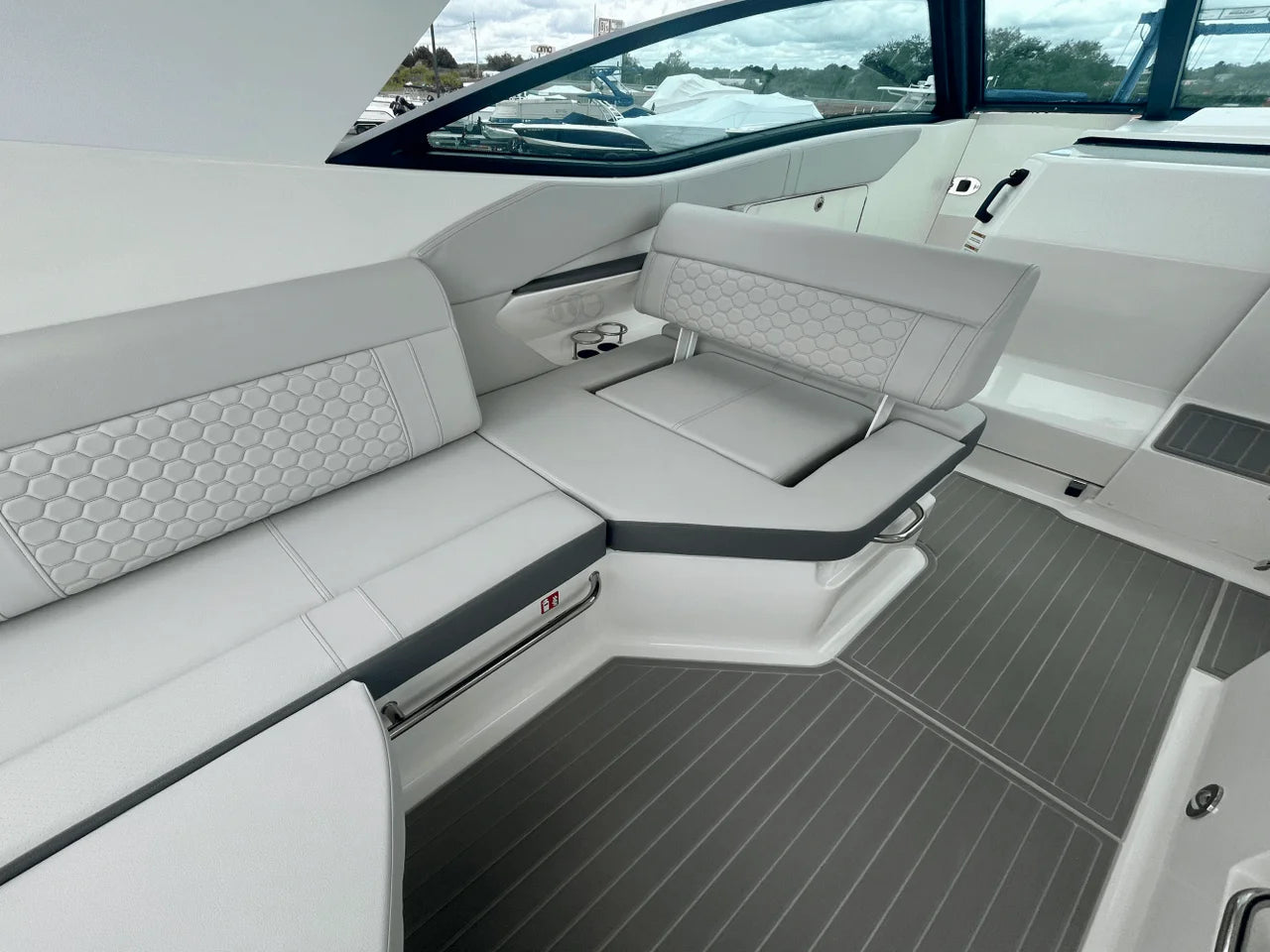 2026 Sea Ray Sundancer 320 Outboard 32.0 feet, Clearwater, Florida #10
