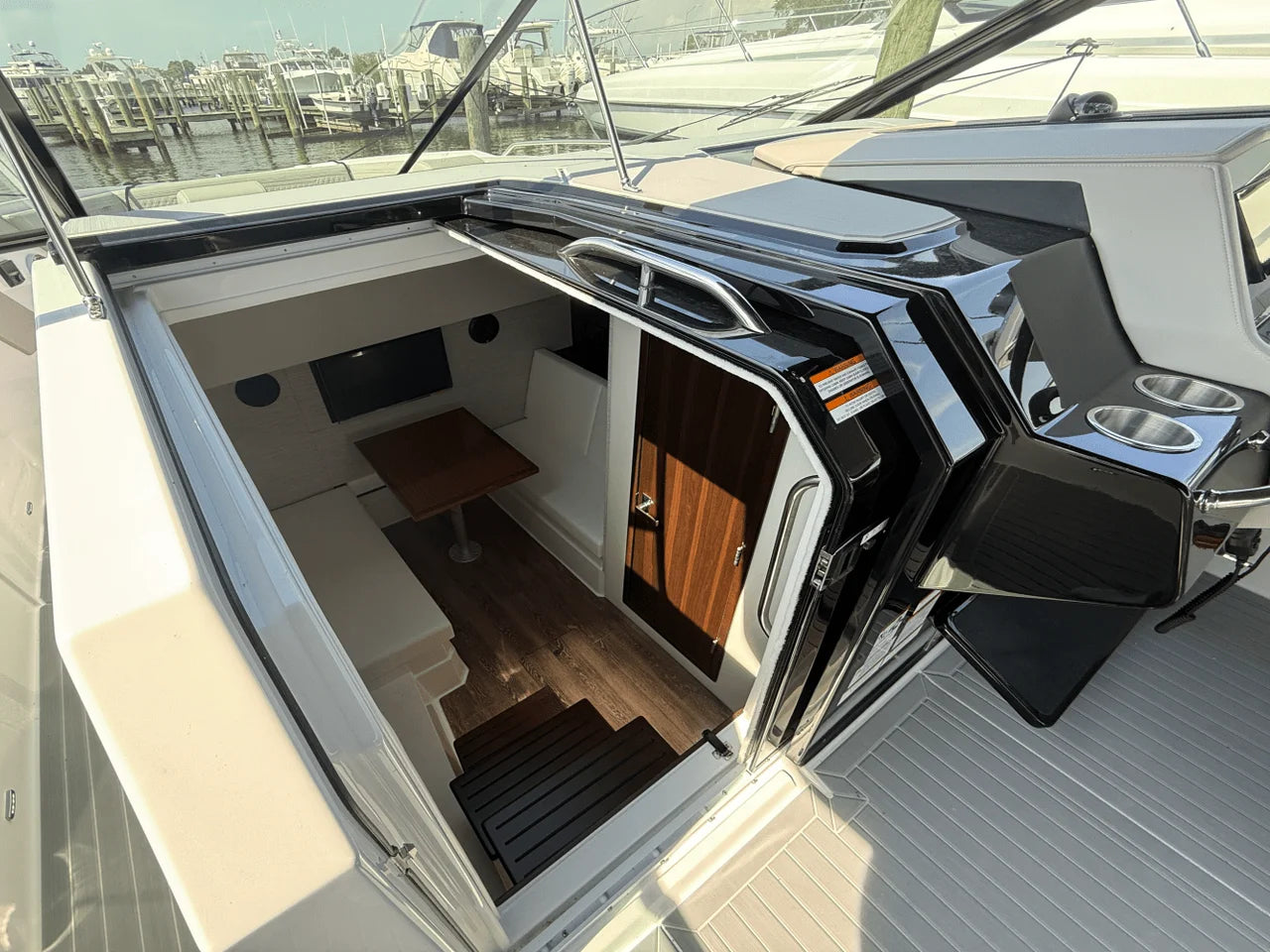 2026 Cruisers Yachts 34 GLS Outboard 34.0 feet, Clearwater, Florida #22