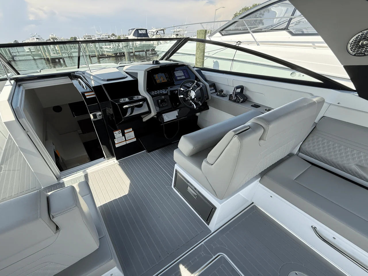2026 Cruisers Yachts 34 GLS Outboard 34.0 feet, Clearwater, Florida #15