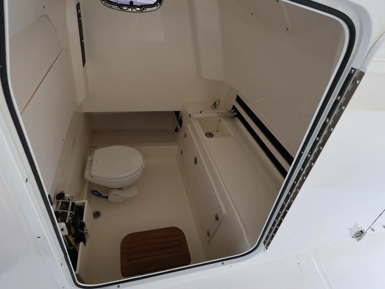 2026 Boston Whaler 330 Outrage 33.0 feet, Clearwater, Florida #34