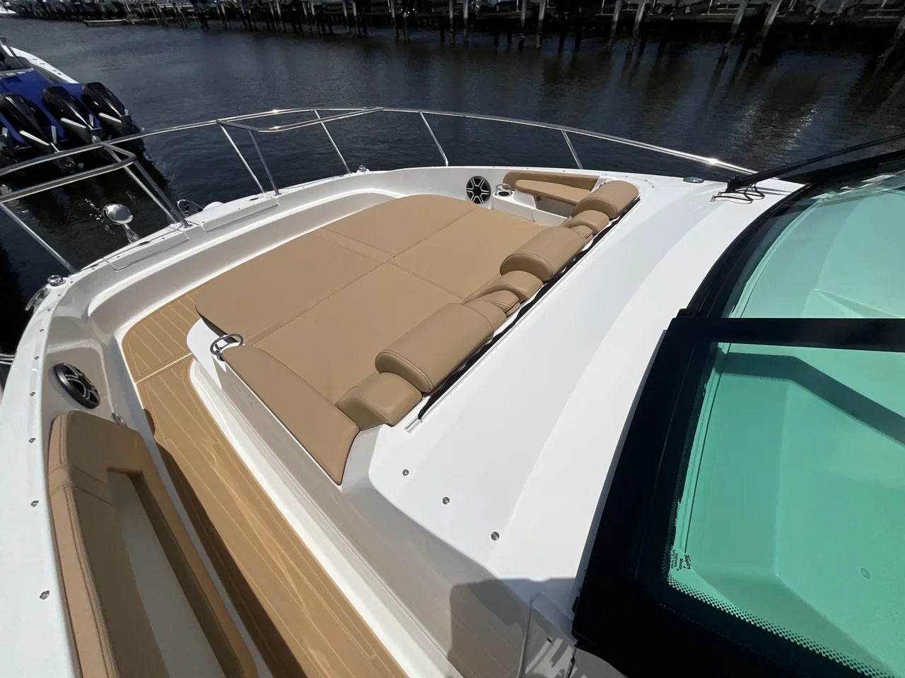 2026 Sea Ray Sundancer 320 Outboard 32.0 feet, Clearwater, Florida #17