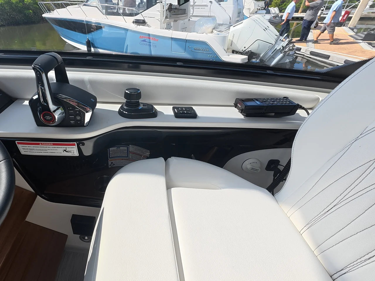 2026 Sea Ray Sundancer 370 Outboard 37.0 feet, Clearwater, Florida #14