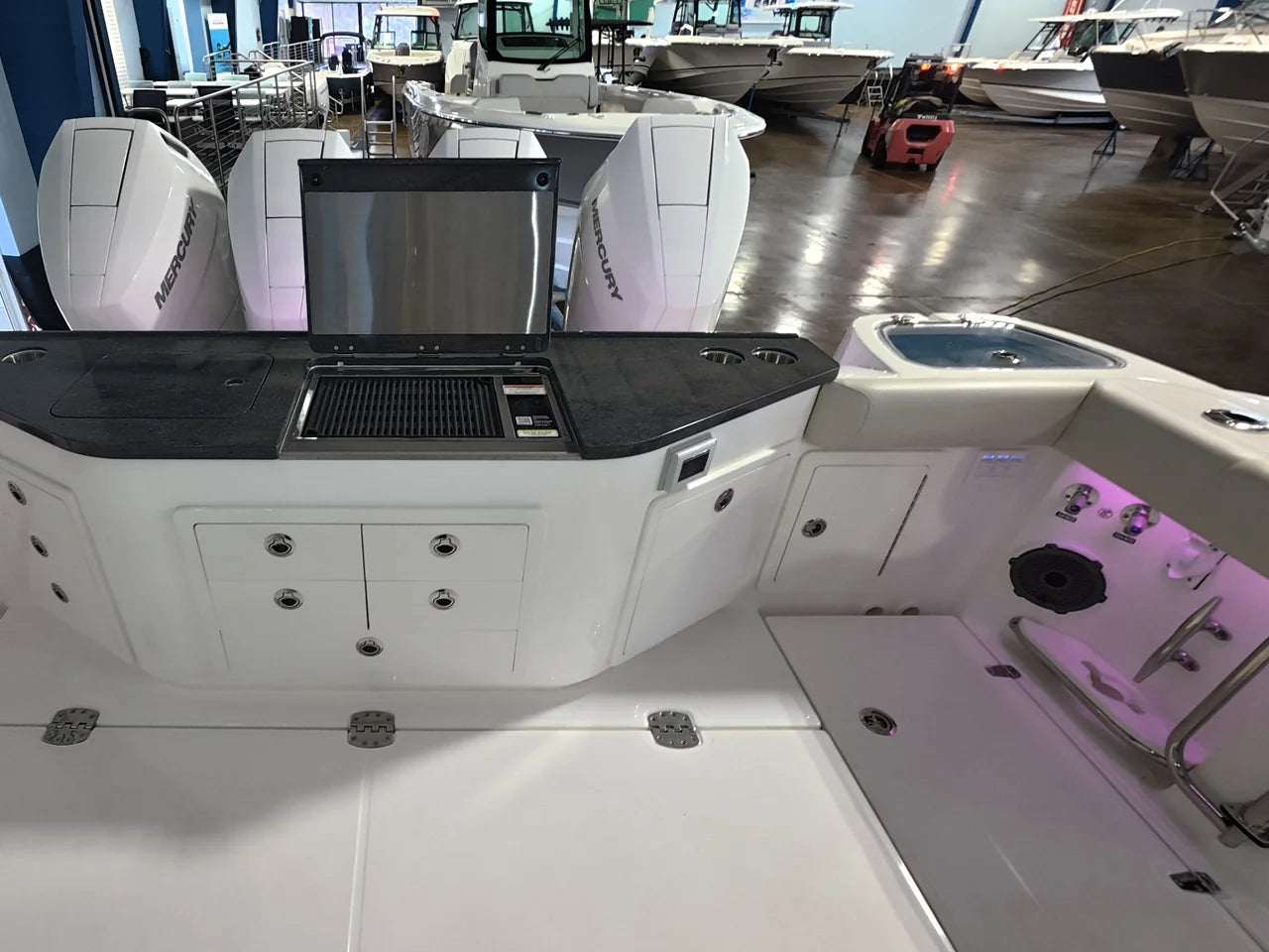2026 Boston Whaler 405 Conquest 40.0 feet, Clearwater, Florida #9