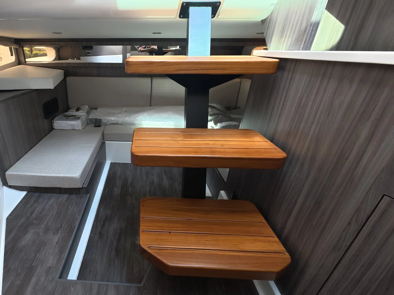 2026 Sea Ray Sundancer 370 Outboard 37.0 feet, Clearwater, Florida #21