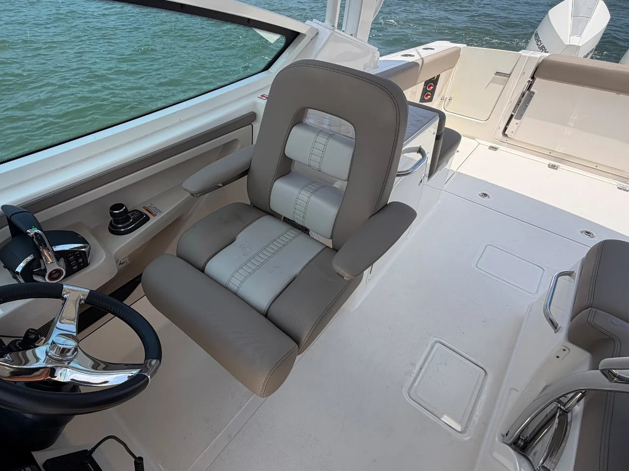 2026 Boston Whaler 280 Vantage 28.0 feet, Clearwater, Florida #22