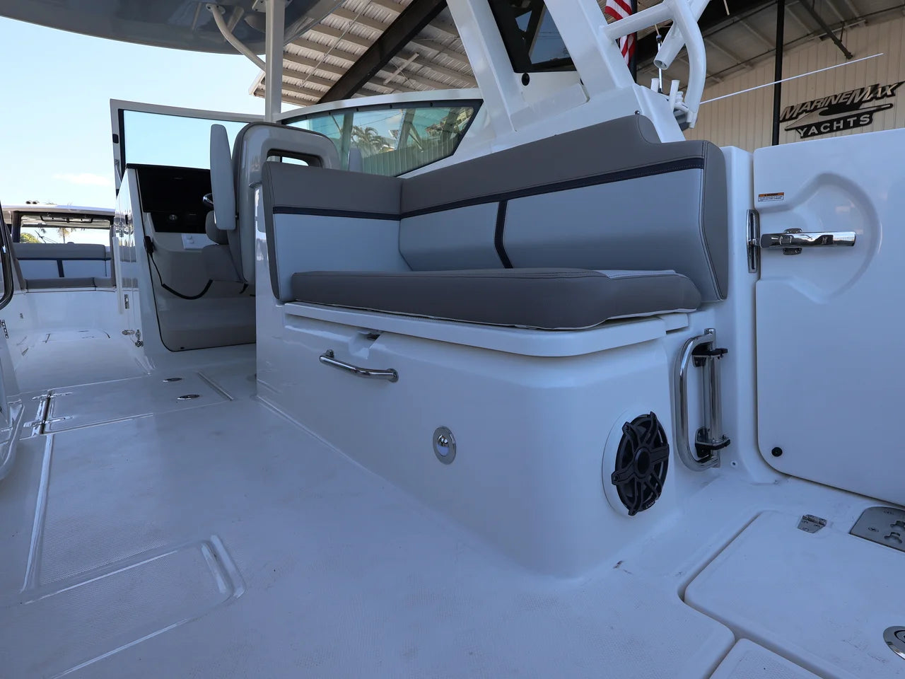 2026 Boston Whaler 330 Vantage 33.0 feet, Clearwater, Florida #13