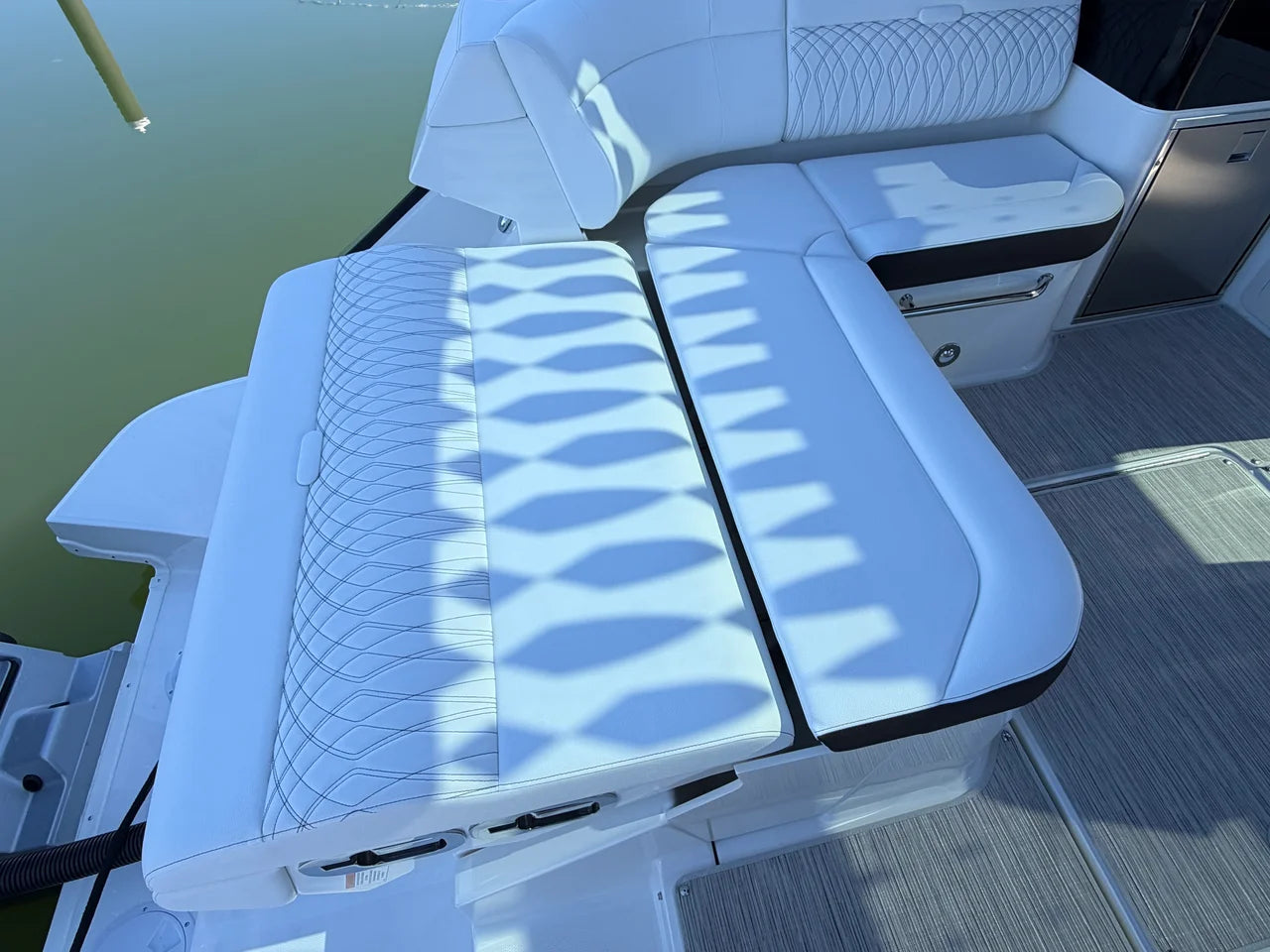 2026 Sea Ray Sundancer 370 Outboard 37.0 feet, Clearwater, Florida #14