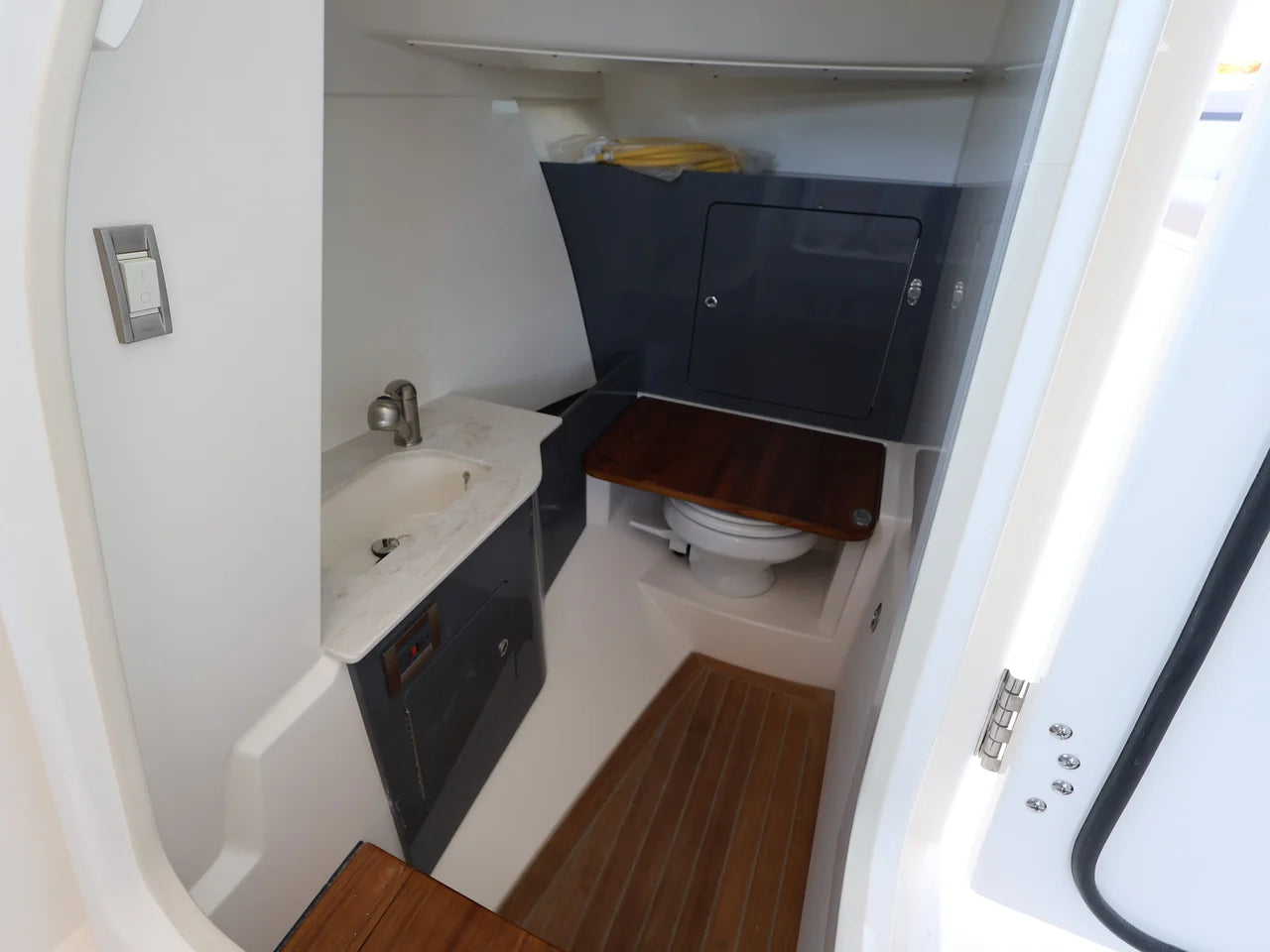 2026 Boston Whaler 330 Vantage 33.0 feet, Clearwater, Florida #25