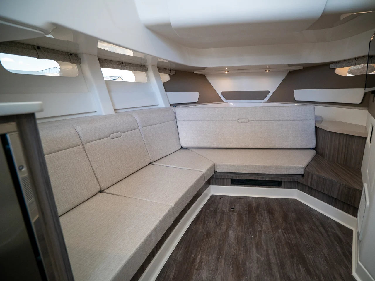 2026 Sea Ray Sundancer 370 Outboard 37.0 feet, Clearwater, Florida #16