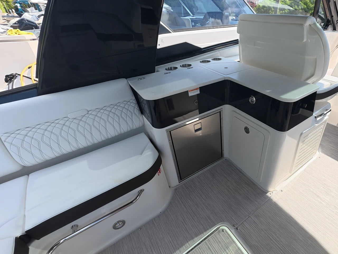 2026 Sea Ray Sundancer 370 Outboard 37.0 feet, Clearwater, Florida #11