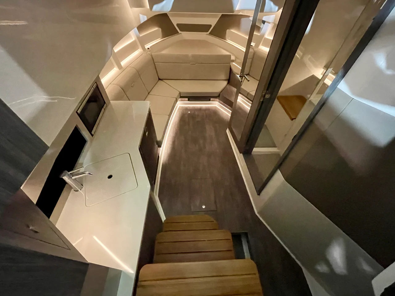 2026 Sea Ray Sundancer 370 Outboard 37.0 feet, Clearwater, Florida #11