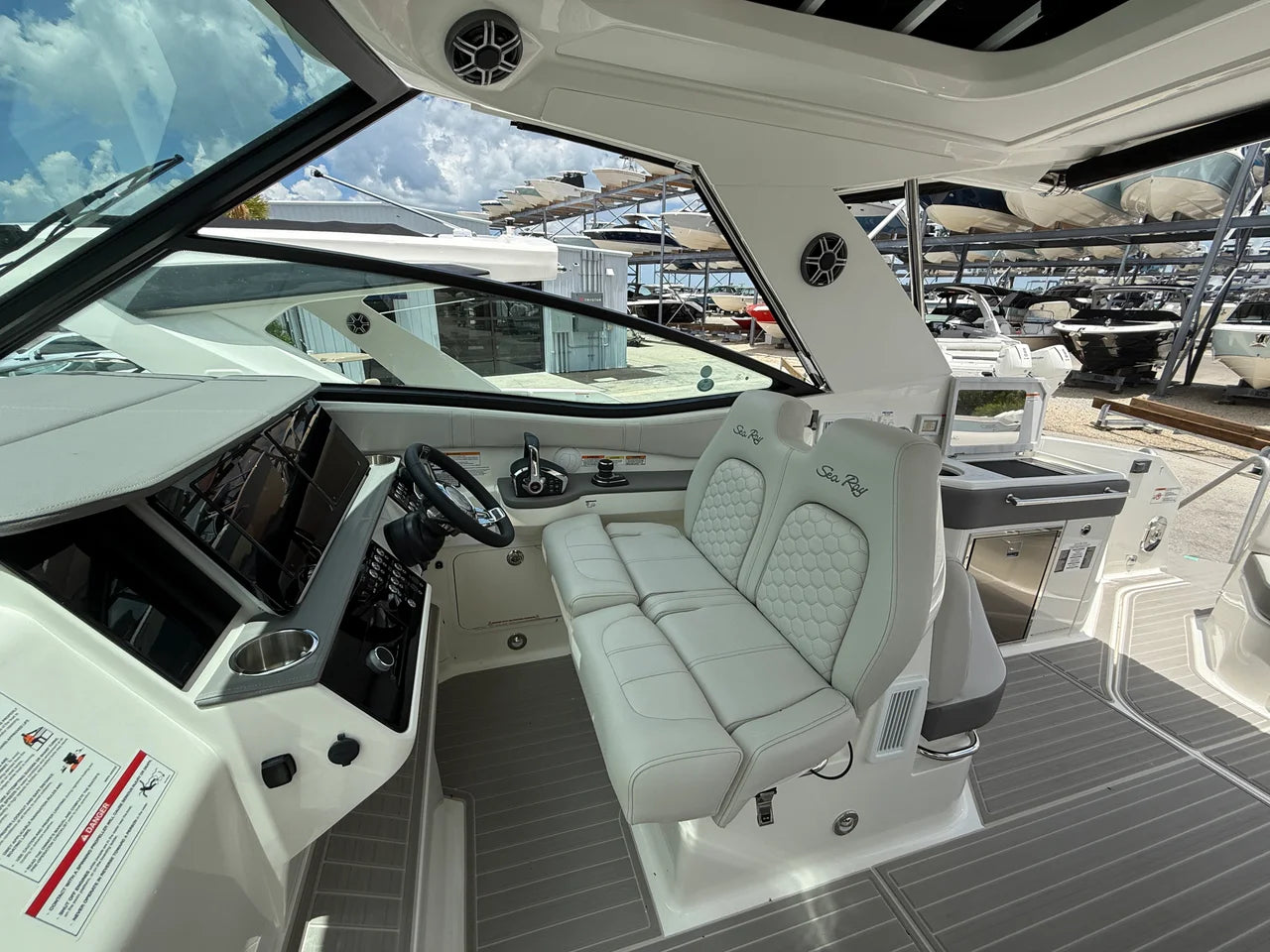 2026 Sea Ray Sundancer 320 Outboard 32.0 feet, Clearwater, Florida #25