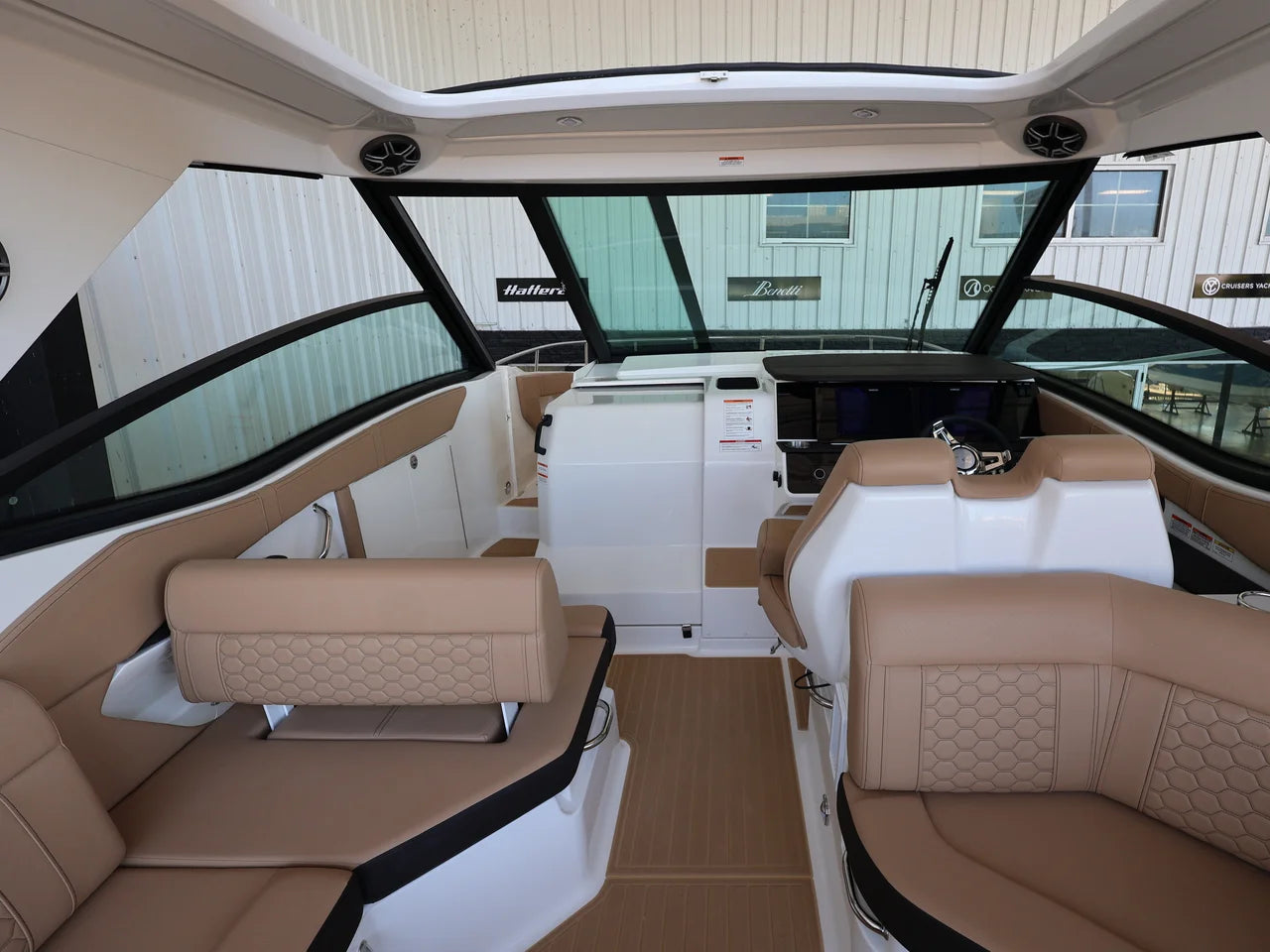 2026 Sea Ray Sundancer 320 Outboard 32.0 feet, Clearwater, Florida #15