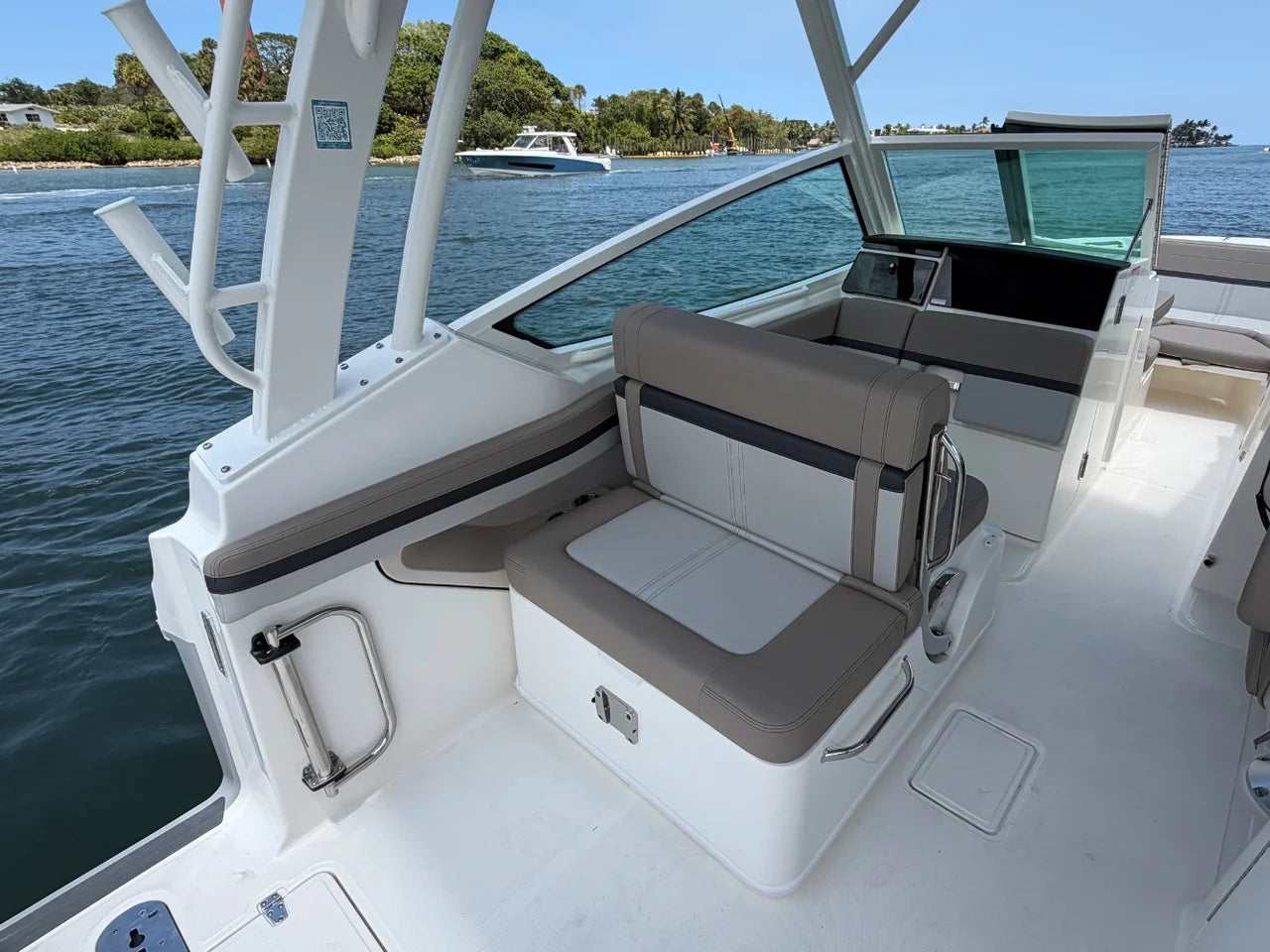 2026 Boston Whaler 280 Vantage 28.0 feet, Clearwater, Florida #15