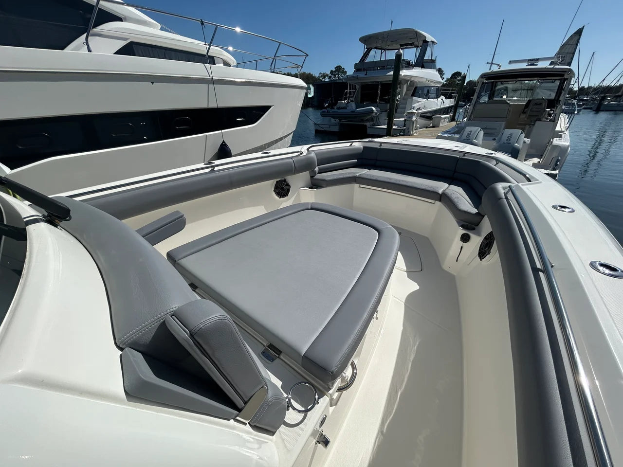 2026 Boston Whaler 330 Outrage 33.0 feet, Clearwater, Florida #35