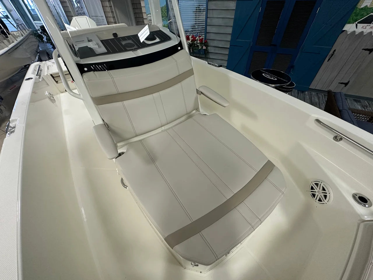 2026 Boston Whaler 220 Dauntless 22.0 feet, Clearwater, Florida #12