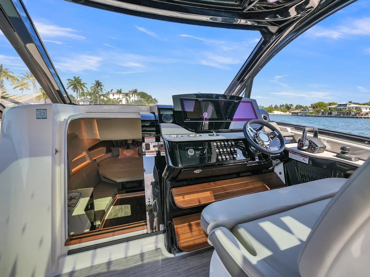 2026 Sea Ray Sundancer 370 Outboard 37.0 feet, Clearwater, Florida #21