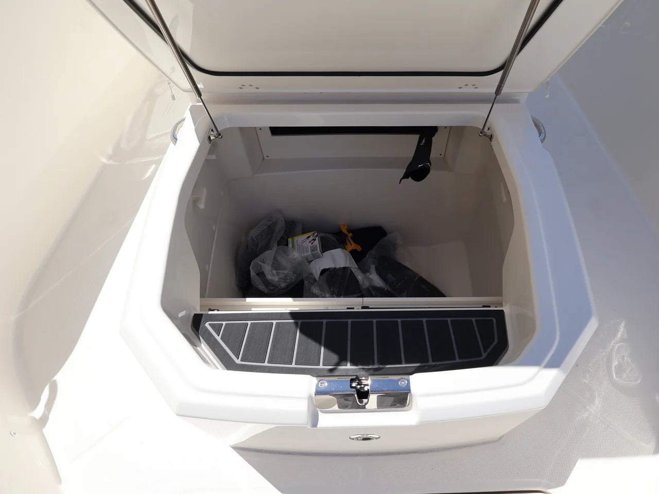 2026 Boston Whaler 280 Dauntless 28.0 feet, Clearwater, Florida #37