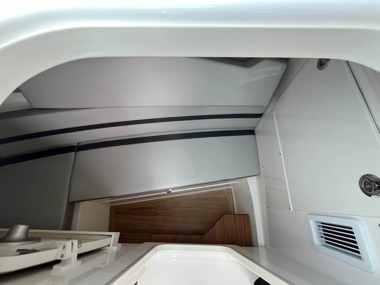 2026 Boston Whaler 330 Vantage 33.0 feet, Clearwater, Florida #25