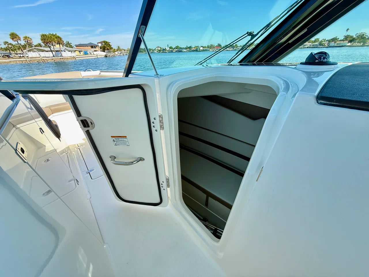 2026 Boston Whaler 330 Vantage 33.0 feet, Clearwater, Florida #57