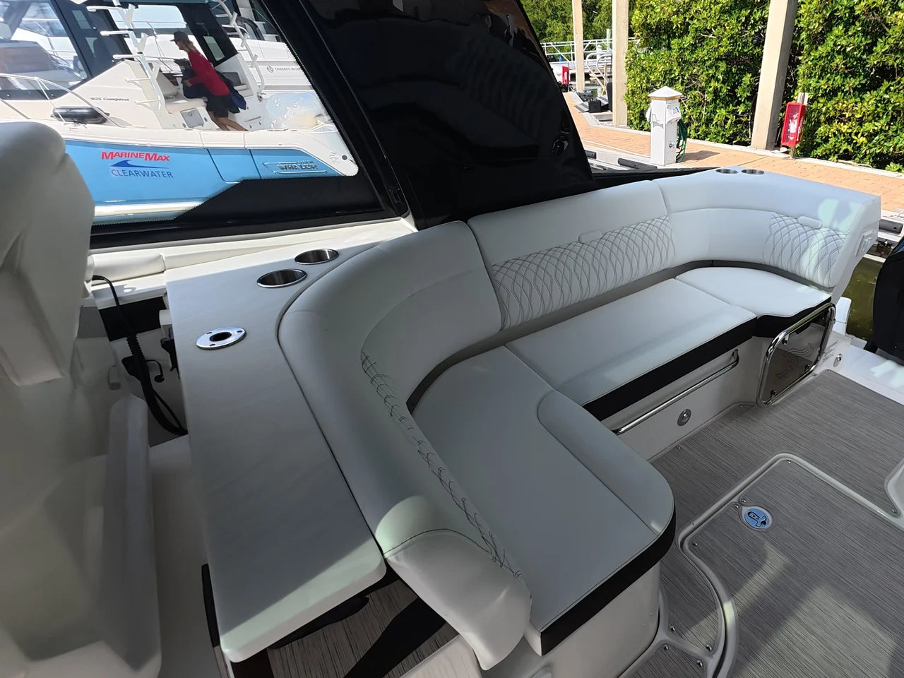 2026 Sea Ray Sundancer 370 Outboard 37.0 feet, Clearwater, Florida #9