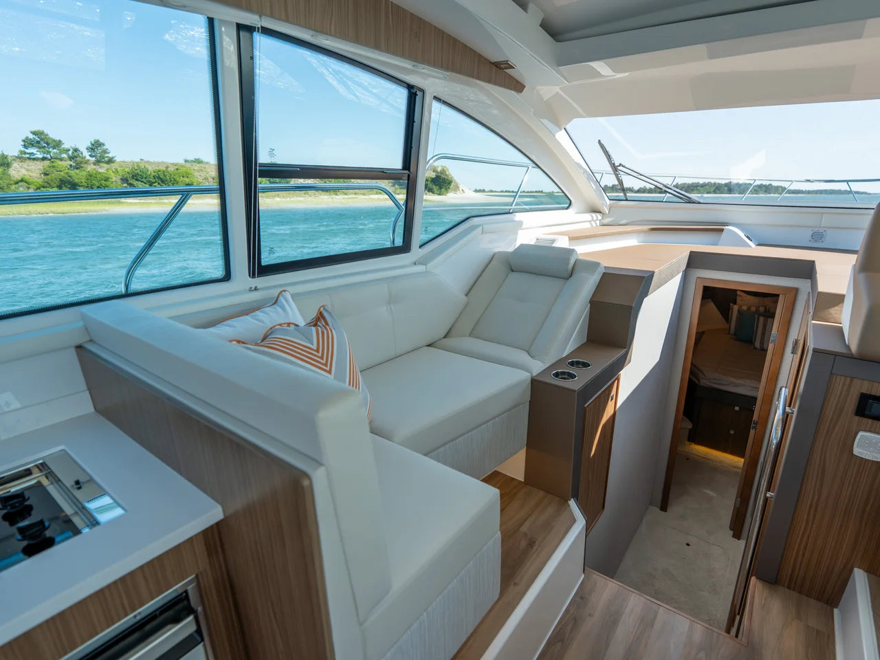 2026 Cruisers Yachts 42 Cantius 42.0 feet, Clearwater, Florida #22