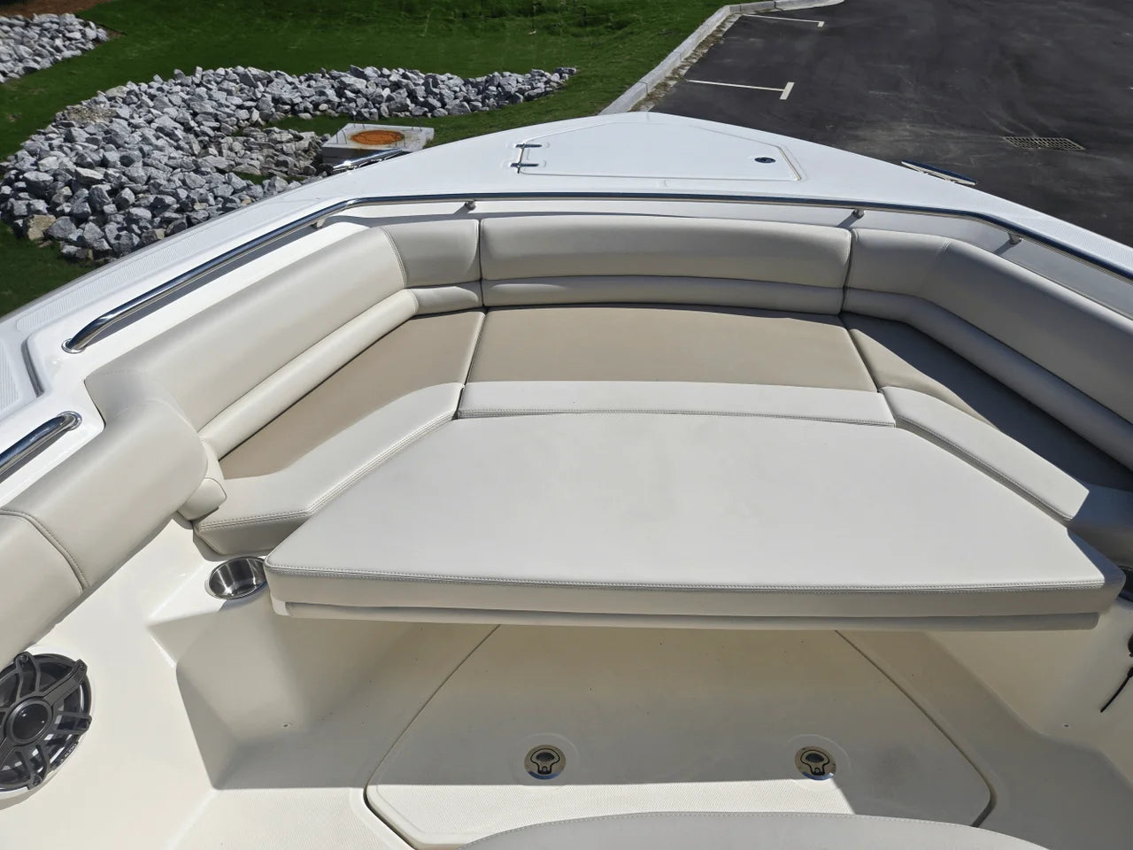 2025 Boston Whaler 330 Outrage 33.0 feet, Clearwater, Florida #32
